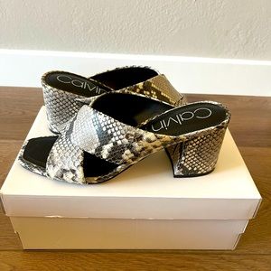 Calvin Klein Isha slide sandal. Black multi leather. Size 8